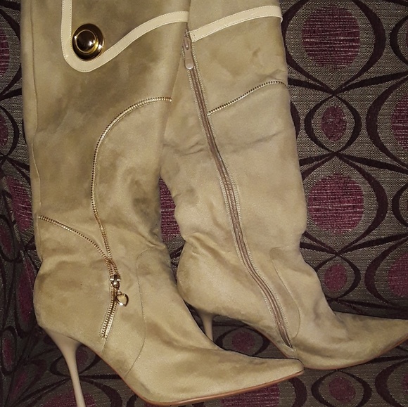 Boots - Picture 2 of 4